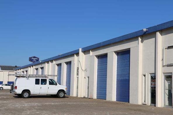 Office/Warehouse Space: 515 Salem Dr, Owensboro, KY 42303